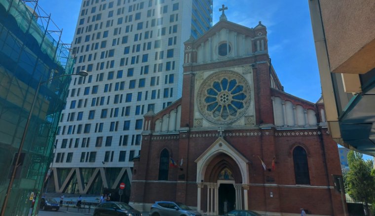 A Trianon Szállótól a Szent József-székesegyházig: Bukarest, a bábeli torony árnyékos oldala