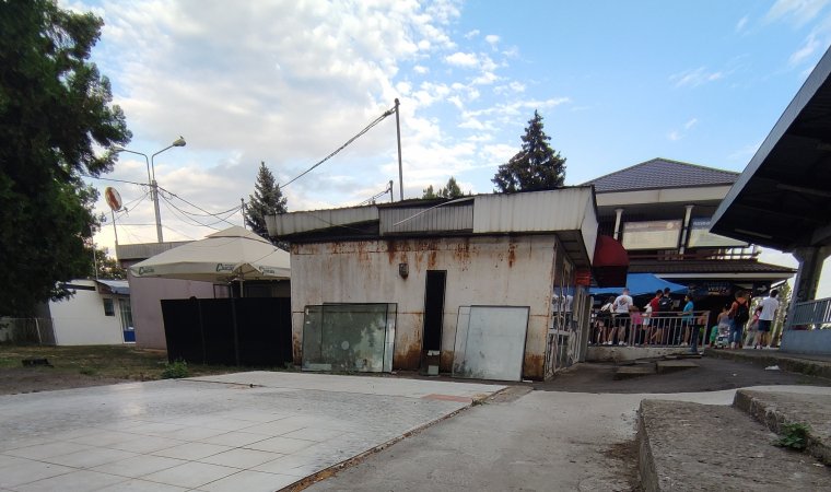 Földön, vízen, na meg a peronon várva, avagy ki tudja, célba ér-e az utazó Romániában