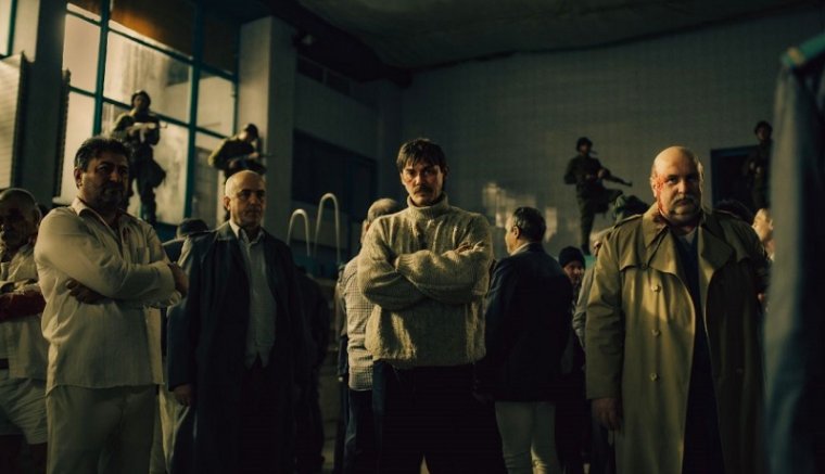 A posztkommunista román társadalom egy úszómedencében született