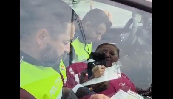 Șoșoacă száguldozott, mégis a rendőröket ekézte, több tíz hektáron égett a növényzet Hargita megyében – hírmix