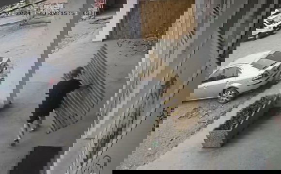 Klinika elől lopott padot egy kolozsvári férfi (VIDEÓ) - vasárnapi hírek
