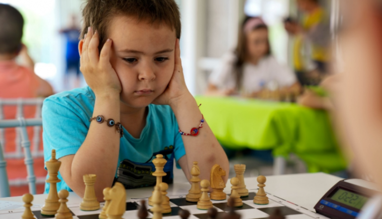 A sakktörténelem legfiatalabb világbajnoka lenne az ötéves szatmárnémeti Balog Ronaldo