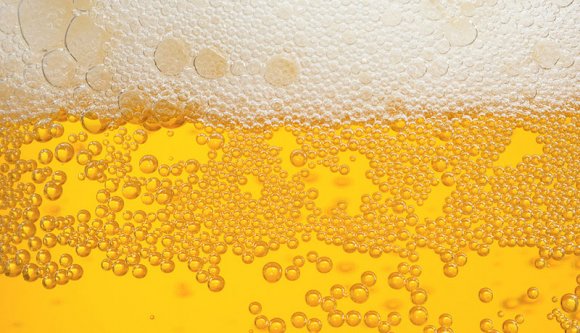 Hírek hétfőn: Elképesztő mennyiségű sört rendelt futárcégen keresztül egy kolozsvári személy