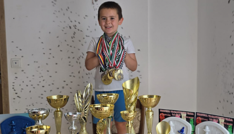 Négyezer eurón múlott az ötéves Balog Ronaldo sakkvilágbajnokságon való részvétele