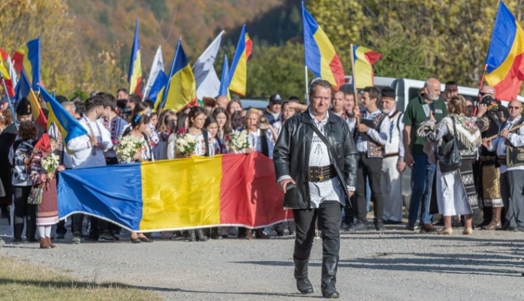 Hány román nacionalista politikus emelkedik még fel az úzvölgyi katonatemetőből?