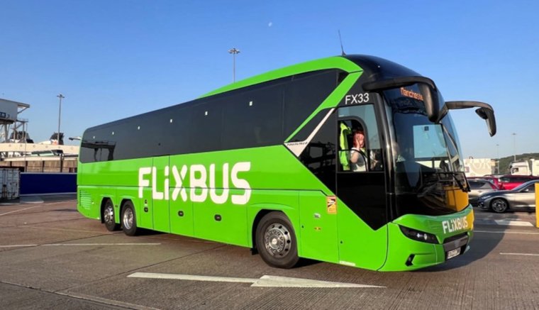 Belföldi buszjáratokat indít a FlixBus Romániában