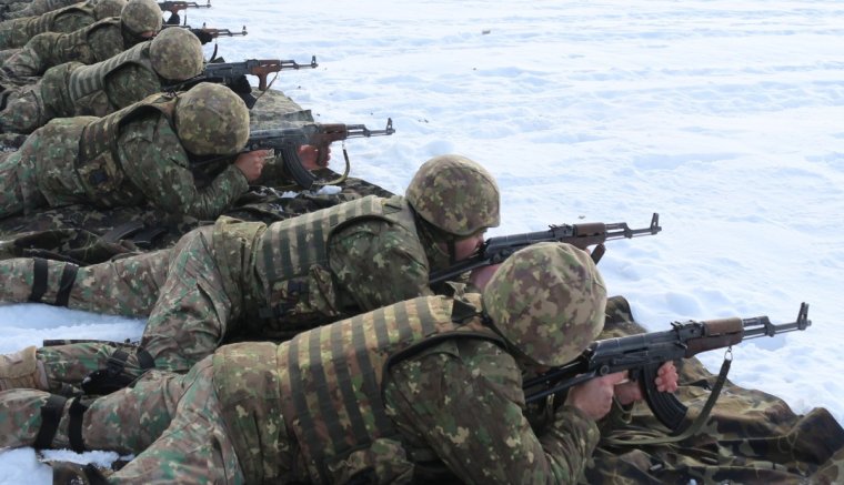 A román hadsereg felszerelése meg sem közelíti a NATO-standardot – hírek szombaton