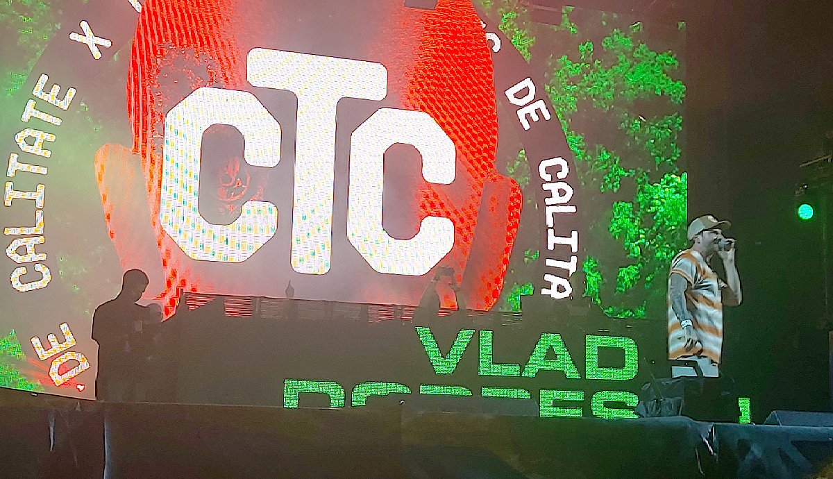 A legendás CTC alapítója épp rettenetesen boldog, hiszen egy koncerttel ünnepli a 45 éves születésnapját. 