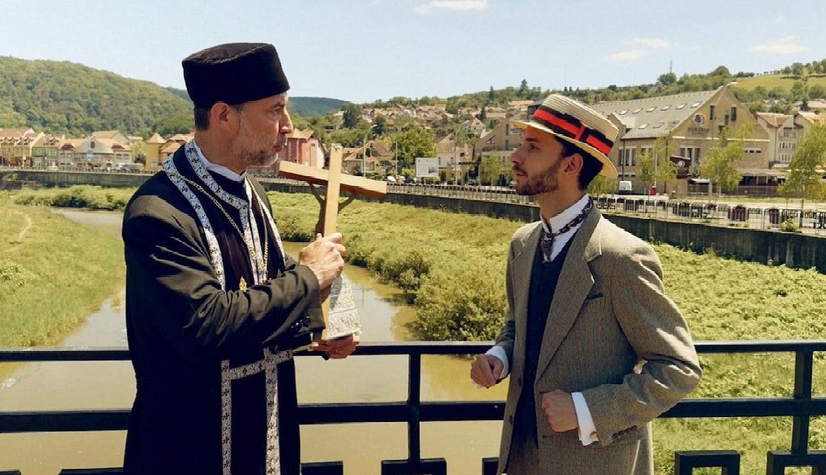 A pópa mindig gyanús, legalábbis a független-szubjektív áltrashfilmekben. Fotó forrása: imdb.com. 