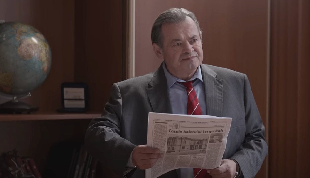 Vladimir Cioroian (Igor Caras) moldovai államelnök, a vén kommunista rabló, aki épp rossz hírt kap. 