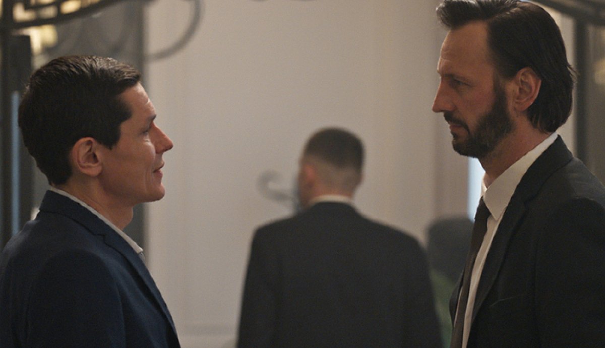 Plaha és a román államelnöki tanácsos, aki szintén korrupt, hát persze. 