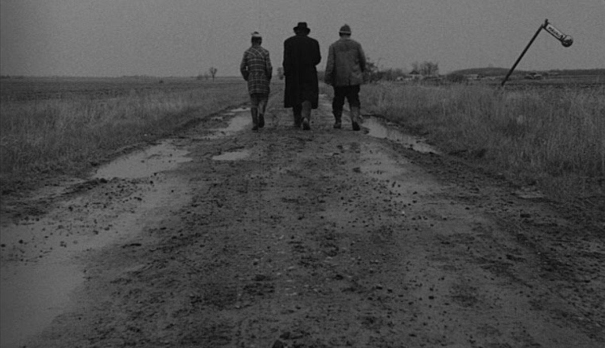 Jelenet a Sátántangó című filmből 