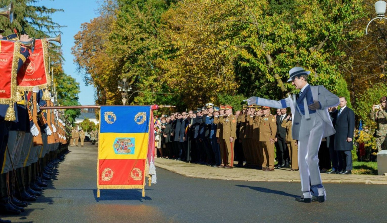 Ahogy Nicușor Dan nézi a zászlót, nem nézi úgy senki más – hírek szombaton