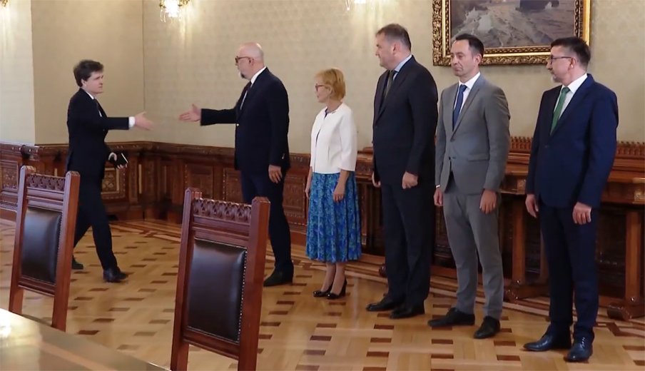 Továbbra sem tudni, milyen kormány lesz, ha lesz egyáltalán – hírek kedden