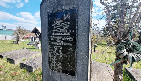 Egeresi anzix: részeg sírkövek, betonnádas, legionárius mecénások