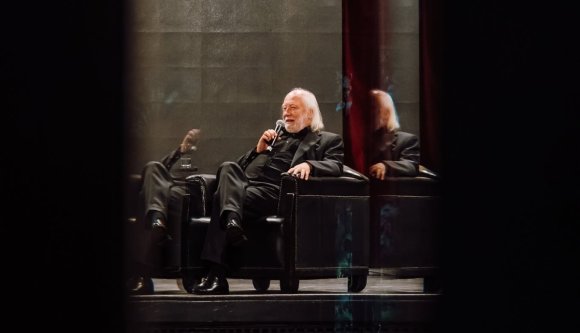 Krasznahorkai látogatása megint rámutatott, hogy a magyarok utálják a magyarok sikereit