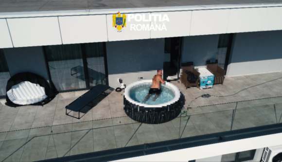 A gumimedencéjében hűsölt a Németországban körözött román drogkereskedő, amikor lecsapott rá a különleges egység – hírmix