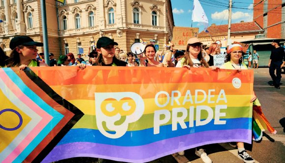 Lezajlott a tiltott nagyváradi Pride-menet, a csendőrség halomra bírságolta a felvonulókat…