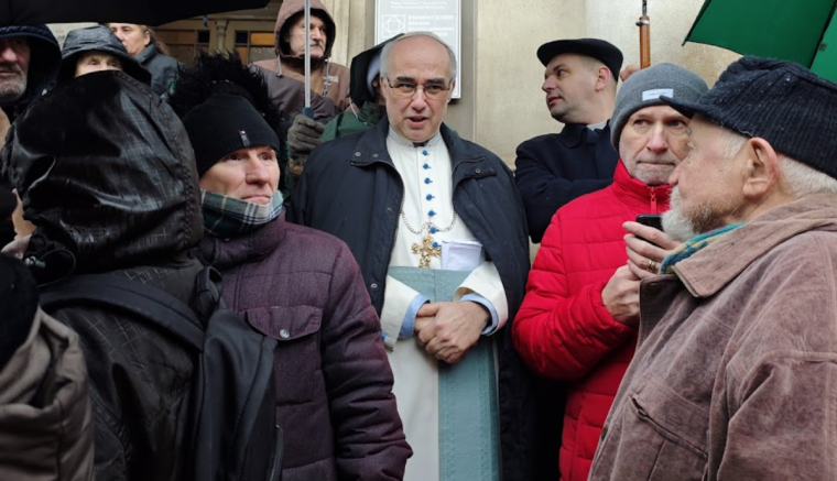 Valós riport a nagyváradi premontrei apát elhalasztott kilakoltatásáról