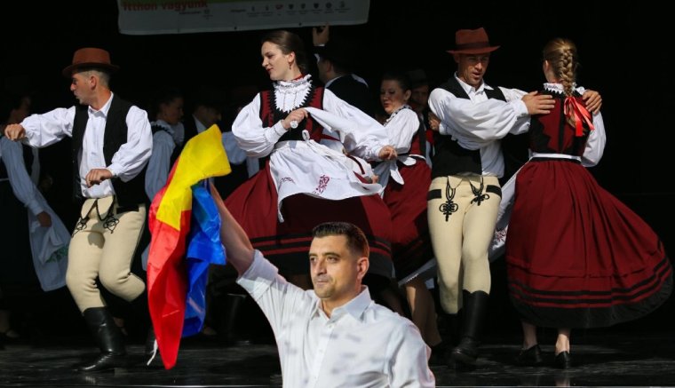 Megszereztük az AUR-ba beiratkozni kívánó magyarok próbatételeit sorjázó listát!