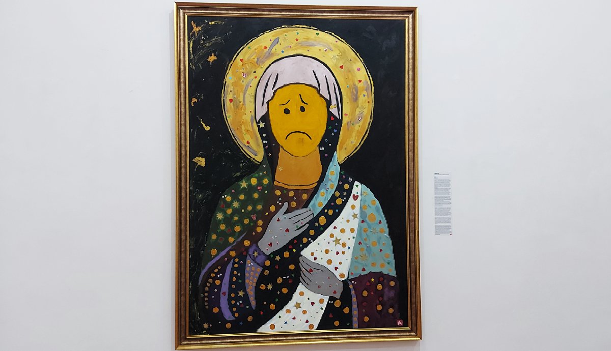 Ő pedig itt a szomorúszmájli-Madonna. Igen. És? 