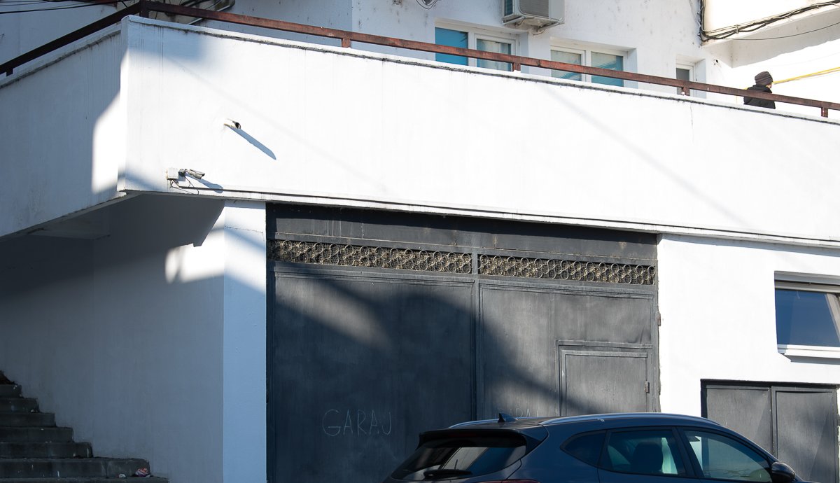 Régen több garázs falára a tulajdonosok nevét is felírták.