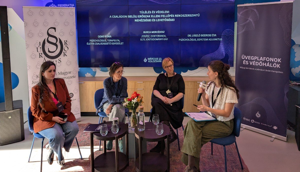 Balról jobbra: Burca Mercédesz, Deme Ilona, László Éva, Kovács Eszter. Fotó: Sánta Miriám 