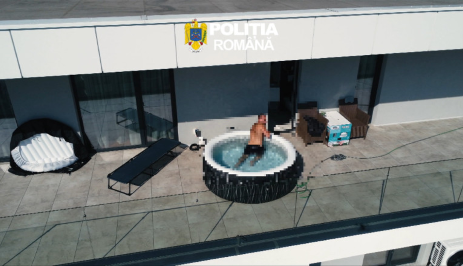A gumimedencéjében hűsölt a Németországban körözött román drogkereskedő, amikor lecsapott rá a különleges egység – hírmix