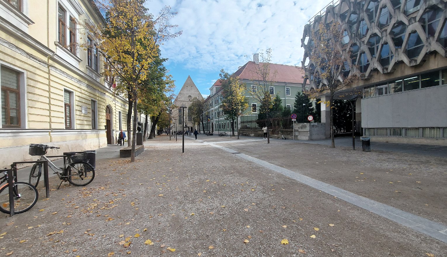 Söprik a kolozsvári utcát, avagy a kincses város központi ékkövének kálváriája