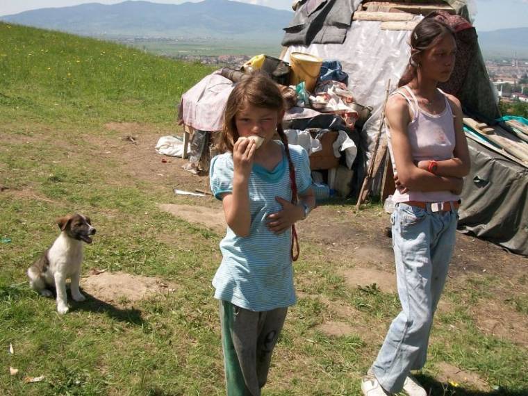 Kényelmetlen sátorszálló a Csiky-kertben