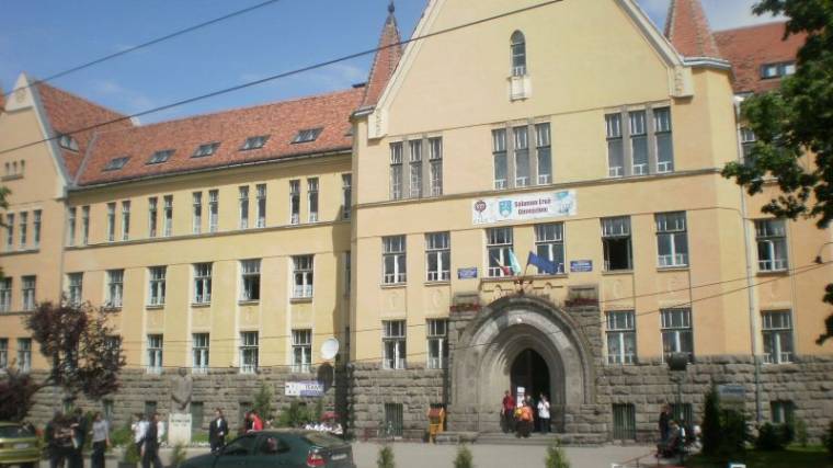 A Salamon Ernő Gimnázium  tanári közösségének nyilatkozata