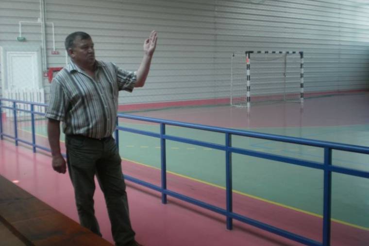 Megmenekül a sportcsarnok, egyelőre nem kerül rá lakat