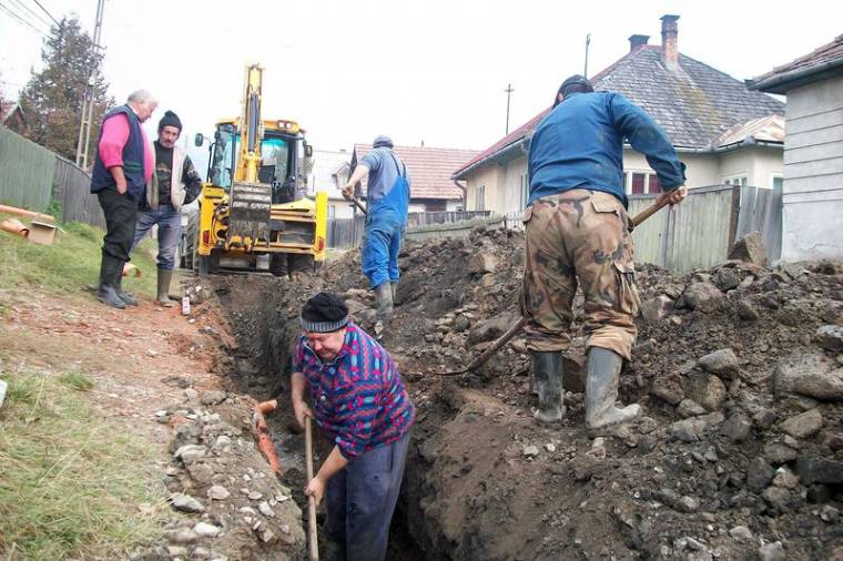 Megelégelték az ígérgetéseket, kanalizálnak