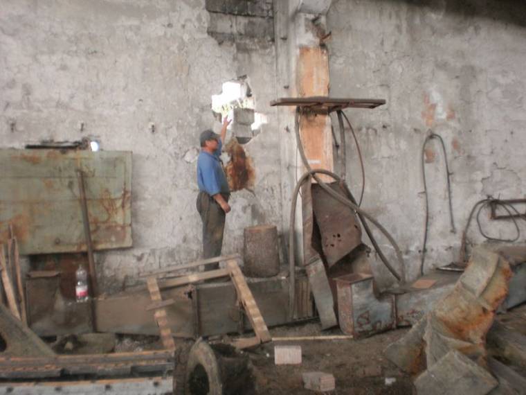 Falbontásos betörés ócskavasért