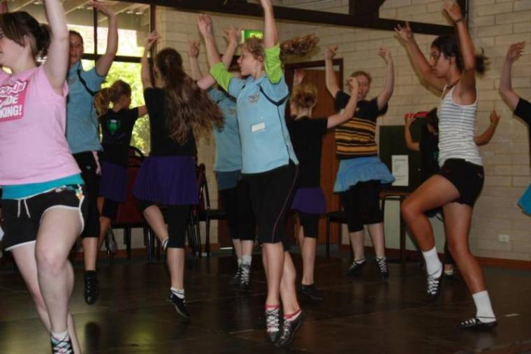 Táncolva táborozni Csomafalván