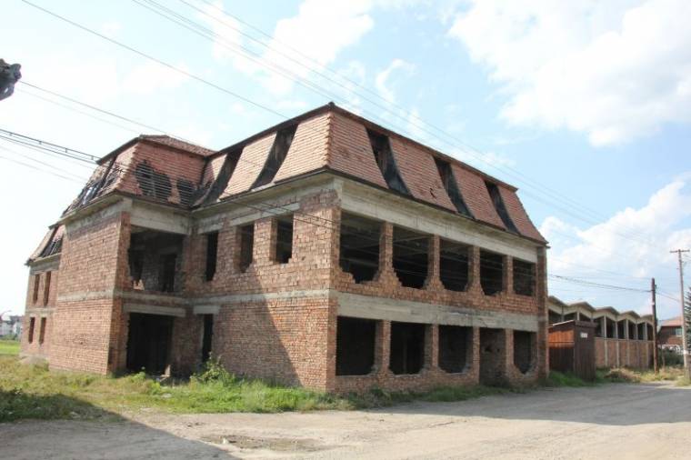 Elkelt a bűntanyává vált „tekepálya”