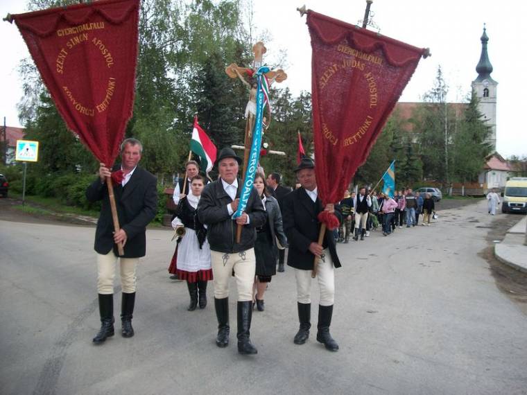 Csütörtökön indul az alfalvi keresztalja