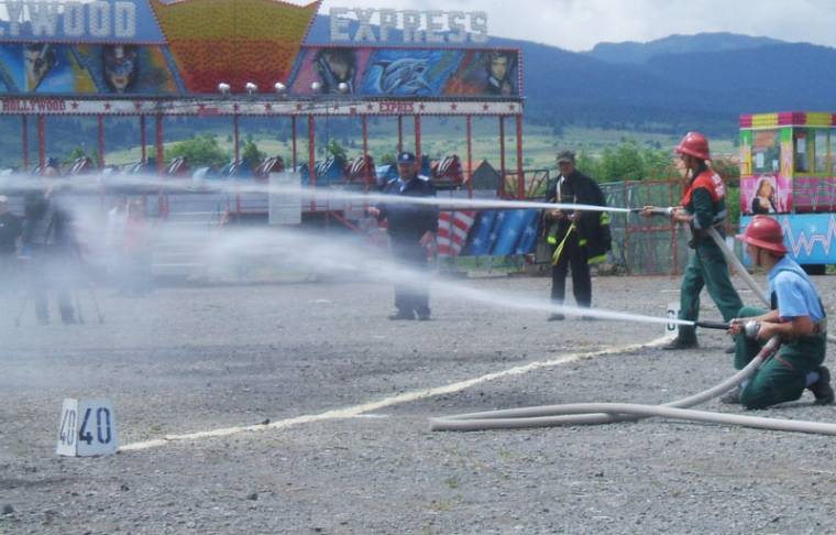 Tűzoltóverseny Gyergyócsomafalván