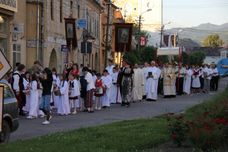 Úrnapi körmenet Gyergyószentmiklóson