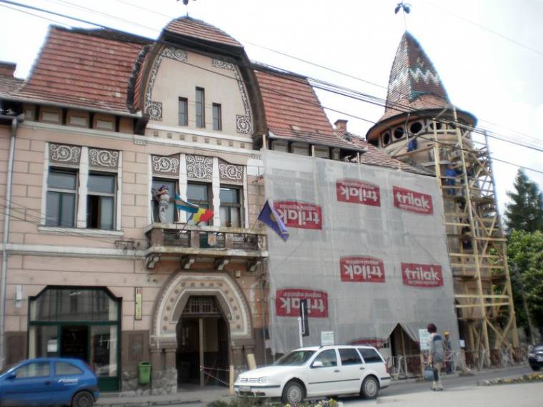 Középületeket újítanak fel Gyergyószentmiklóson