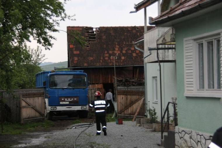 Villám csapott a melléképületbe