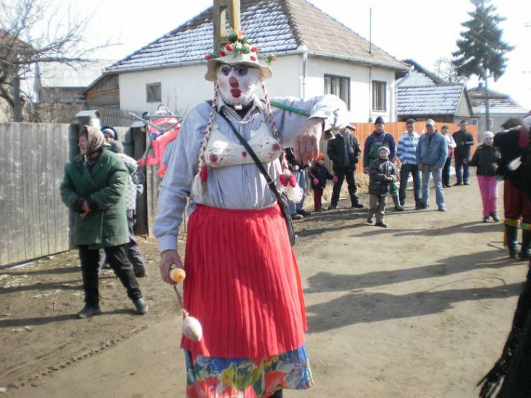 Ditróban régi hagyományok felelevenítésével búcsúztatták a farsangot