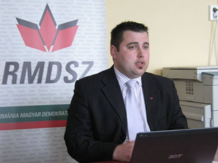 Áll a bál a gyergyószentmiklósi RMDSZ-ben