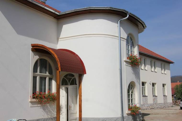 Szent Anna-ház – otthon hatvan fiatalnak
