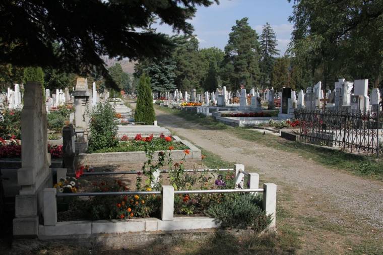 Bővítették a katolikus temetőkertet