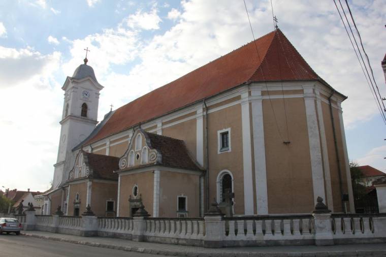 Szent Miklós-templom: tető alatt a tervek