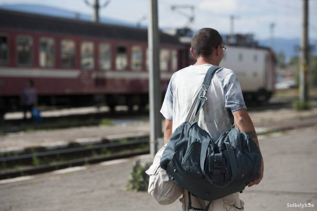 Költözés a munka miatt. Az állástalanok lakbérét is fizeti az állam, csak vállaljanak munkát. Illusztráció •  Fotó: Kristó Róbert