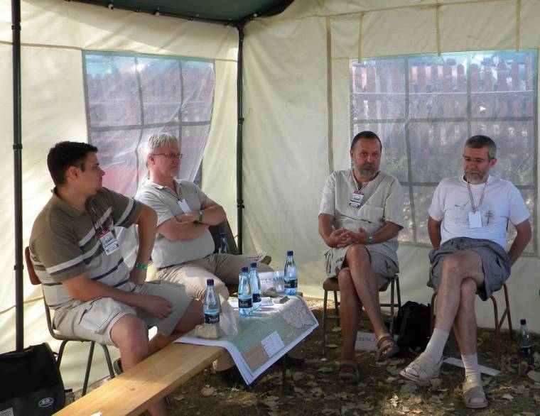 Autonómiáról, Trianon-revízióról az EMI-táborban