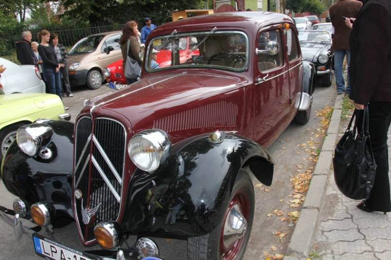 Időutazás Csomafalva központjában