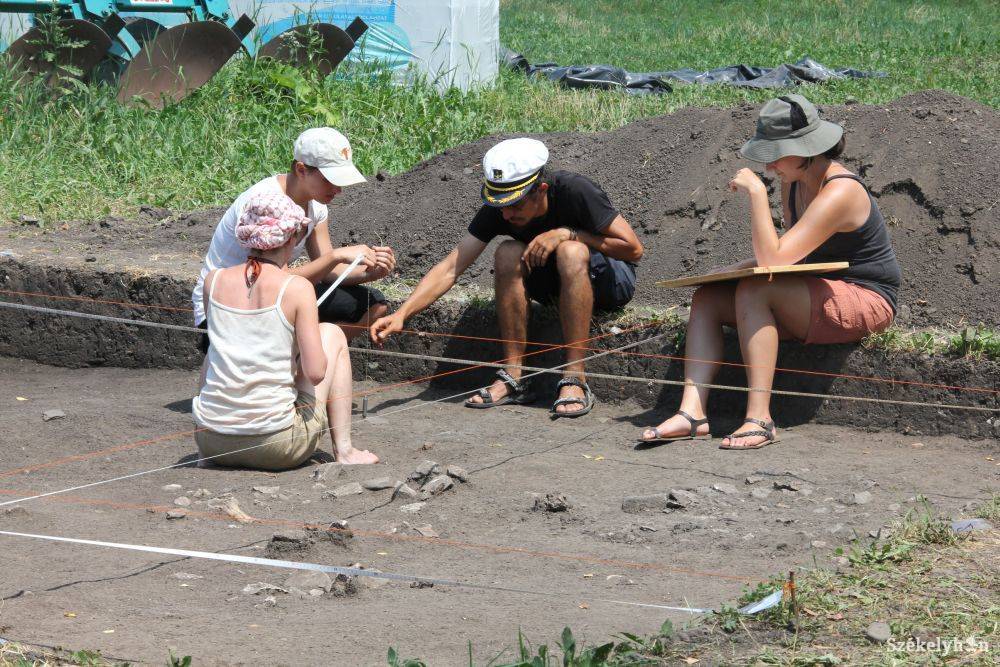 &bullet;  Fotó: Pethő Melánia